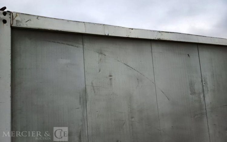 DECORTES BUNGALOW PORTE ET FENETRE LONG PAN AVEC PASSAGE DE FOURCHES  BUC750533