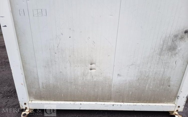 DECORTES BUNGALOW PORTE ET FENETRE LONG PAN AVEC PASSAGE DE FOURCHES  BUC750533