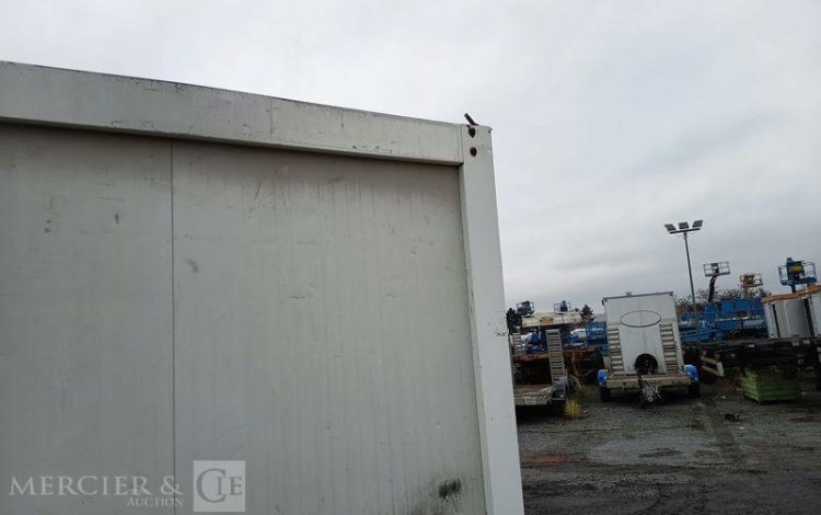 DECORTES BUNGALOW PORTE ET FENETRE LONG PAN AVEC PASSAGE DE FOURCHES  BUC750533