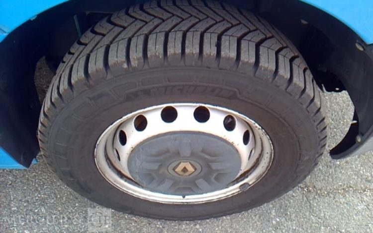 RENAULT MASTER III DCI 100 BLEU CC-396-NJ