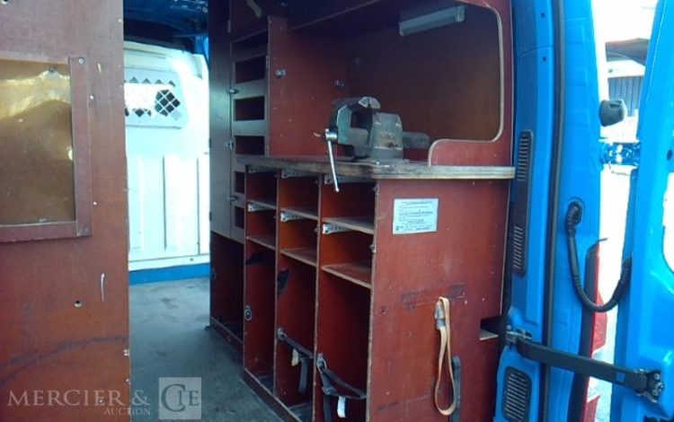 RENAULT MASTER III DCI 100 BLEU CC-396-NJ