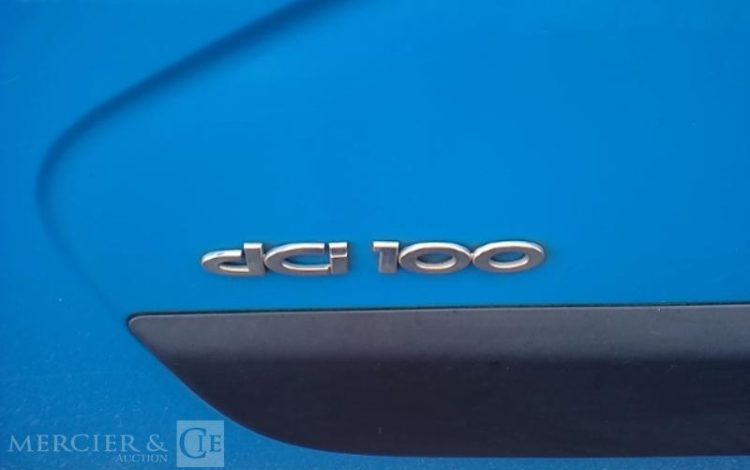 RENAULT MASTER III DCI 100 BLEU CC-396-NJ