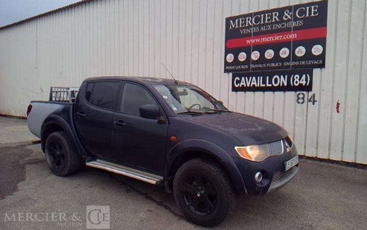 MITSUBISHI L200 PICK-UP 2.5 TD DOUBLE CABINE 4 WD 136CV BLEU CE-587-ED