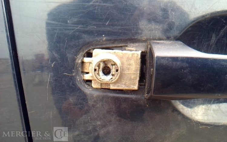 MITSUBISHI L200 PICK-UP 2.5 TD DOUBLE CABINE 4 WD 136CV BLEU CE-587-ED