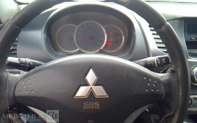 MITSUBISHI L200 PICK-UP 2.5 TD DOUBLE CABINE 4 WD 136CV BLEU CE-587-ED