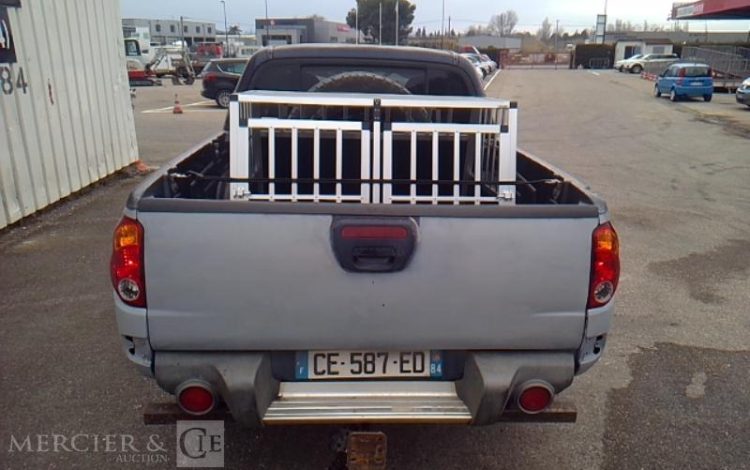 MITSUBISHI L200 PICK-UP 2.5 TD DOUBLE CABINE 4 WD 136CV BLEU CE-587-ED
