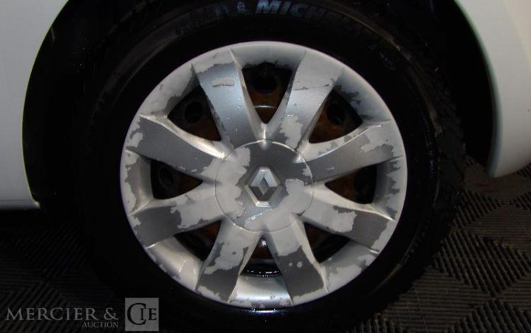 RENAULT CLIO III DCI  CE-643-JJ