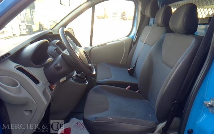 RENAULT TRAFIC DCI BLEU CK-960-TD