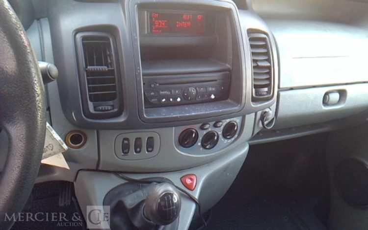 RENAULT TRAFIC DCI BLEU CK-960-TD