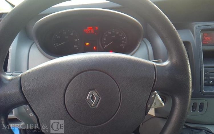 RENAULT TRAFIC DCI BLEU CK-960-TD