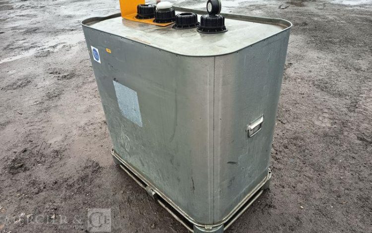 CUVE PALLETISABLE 700L  CUV010645