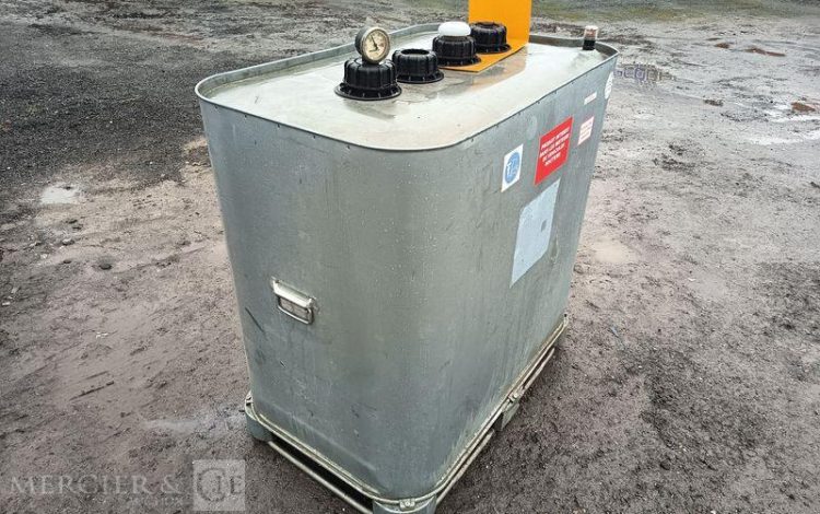 CUVE PALLETISABLE 700L  CUV010645