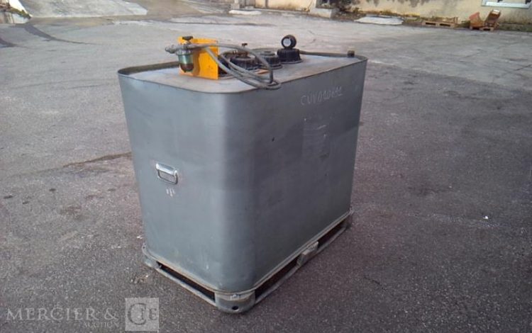 GENERIQUE CUVE  700L ALU CUV010691