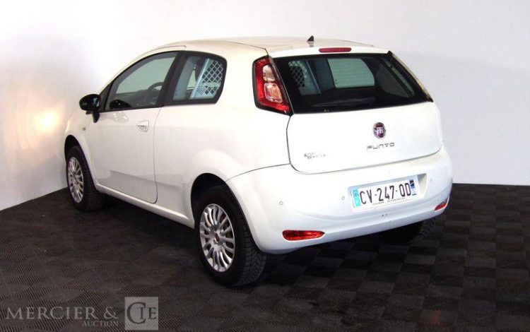 FIAT PUNTO GNV BLANC CV-247-QD
