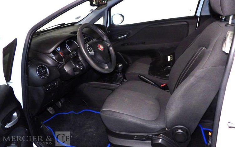 FIAT PUNTO GNV BLANC CV-247-QD