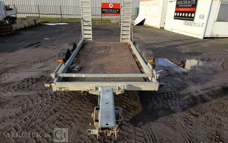HUBIERE REMORQUE PORTE ENGIN 2 ESSIEUX – PTAC 3,5T – ANNEE 2013  CW-582-RG