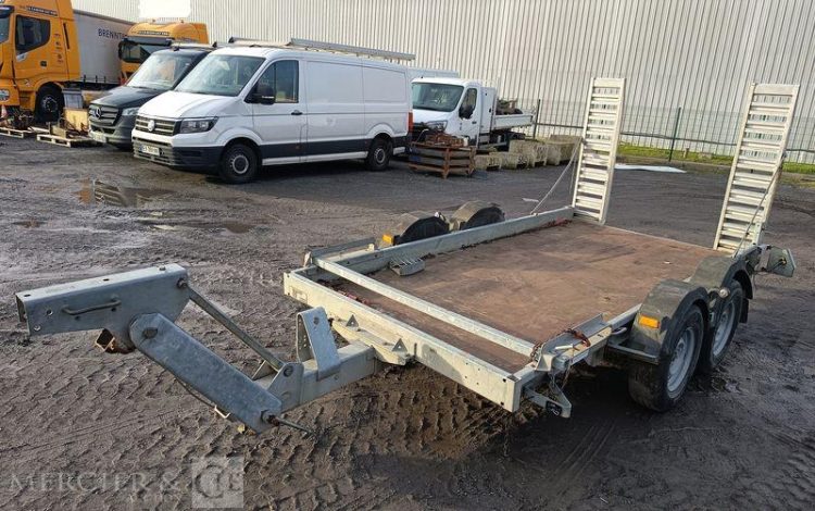 HUBIERE REMORQUE PORTE ENGIN 2 ESSIEUX – PTAC 3,5T – ANNEE 2013  CW-582-RG