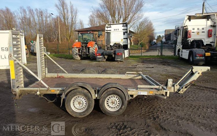 HUBIERE REMORQUE PORTE ENGIN 2 ESSIEUX – PTAC 3,5T – ANNEE 2013  CW-582-RG
