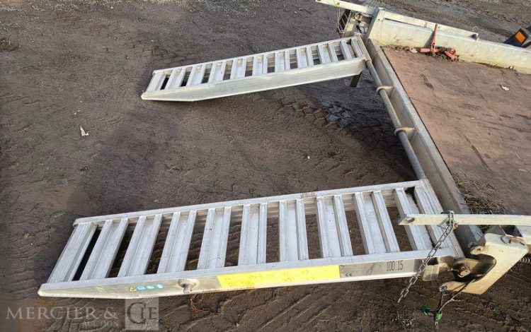 HUBIERE REMORQUE PORTE ENGIN 2 ESSIEUX – PTAC 3,5T – ANNEE 2013  CW-582-RG