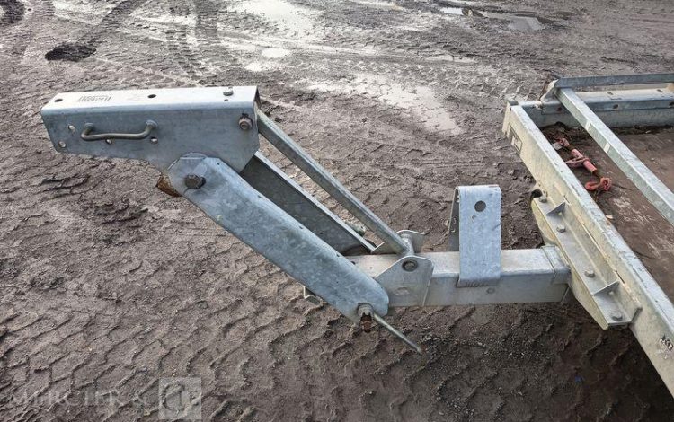 HUBIERE REMORQUE PORTE ENGIN 2 ESSIEUX – PTAC 3,5T – ANNEE 2013  CW-582-RG