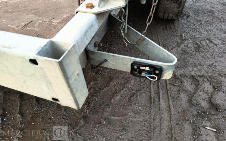 HUBIERE REMORQUE PORTE ENGIN 2 ESSIEUX – PTAC 3,5T – ANNEE 2013  CW-582-RG