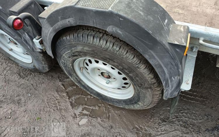 HUBIERE REMORQUE PORTE ENGIN 2 ESSIEUX – PTAC 3,5T – ANNEE 2013  CW-582-RG