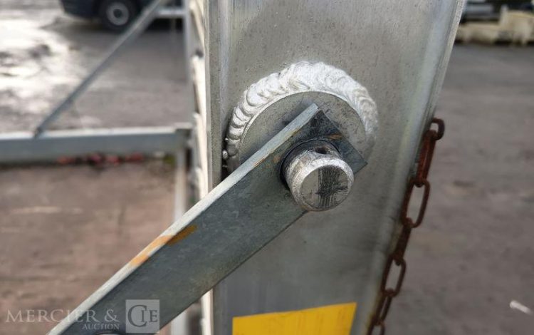 HUBIERE REMORQUE PORTE ENGIN 2 ESSIEUX – PTAC 3,5T – ANNEE 2013  CW-582-RG