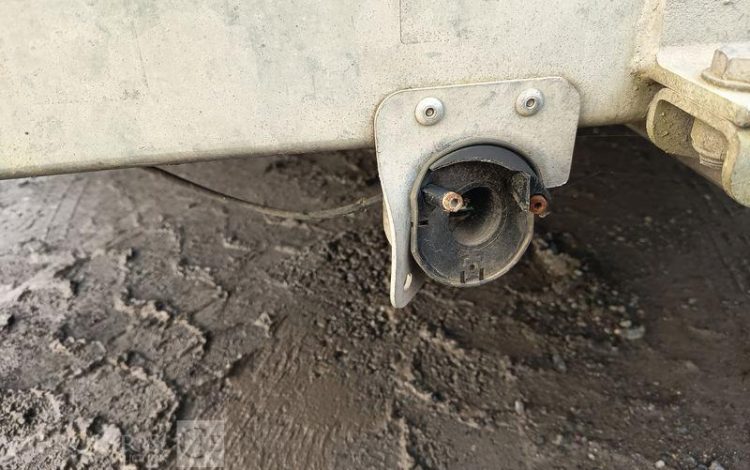 HUBIERE REMORQUE PORTE ENGIN 2 ESSIEUX – PTAC 3,5T – ANNEE 2013  CW-582-RG