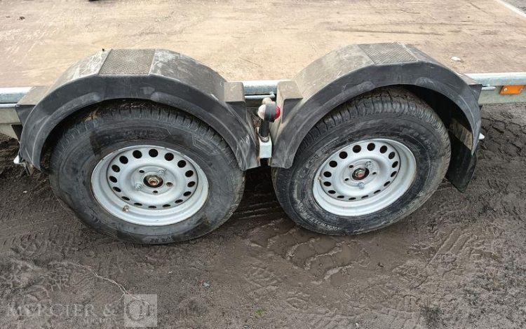 HUBIERE REMORQUE PORTE ENGIN 2 ESSIEUX – PTAC 3,5T – ANNEE 2013  CW-582-RG