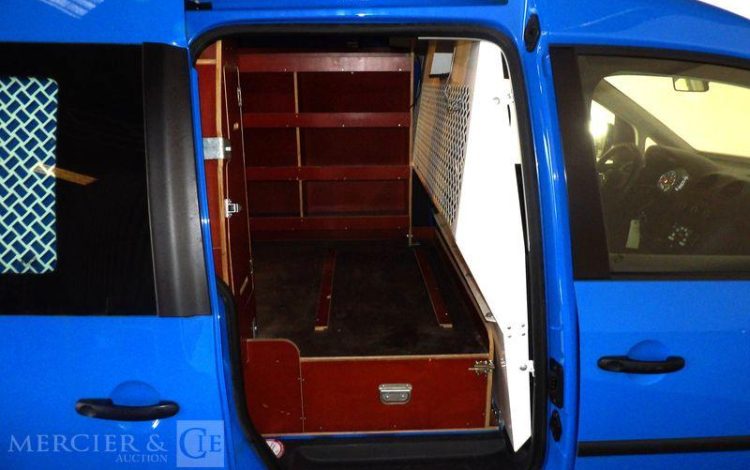 VOLKSWAGEN CADDY GNV BLEU DA-455-AC