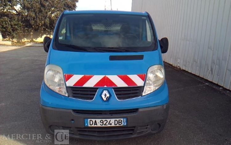 RENAULT TRAFIC DCI BLEU DA-924-DB