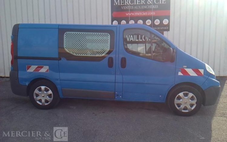 RENAULT TRAFIC DCI BLEU DA-924-DB