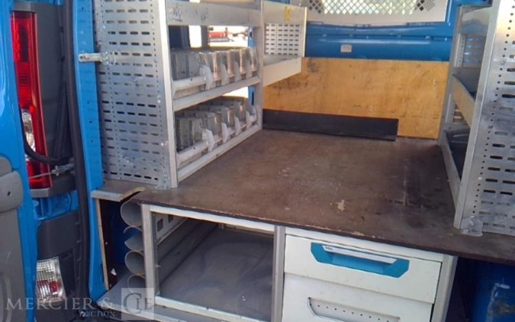 RENAULT TRAFIC DCI BLEU DA-924-DB