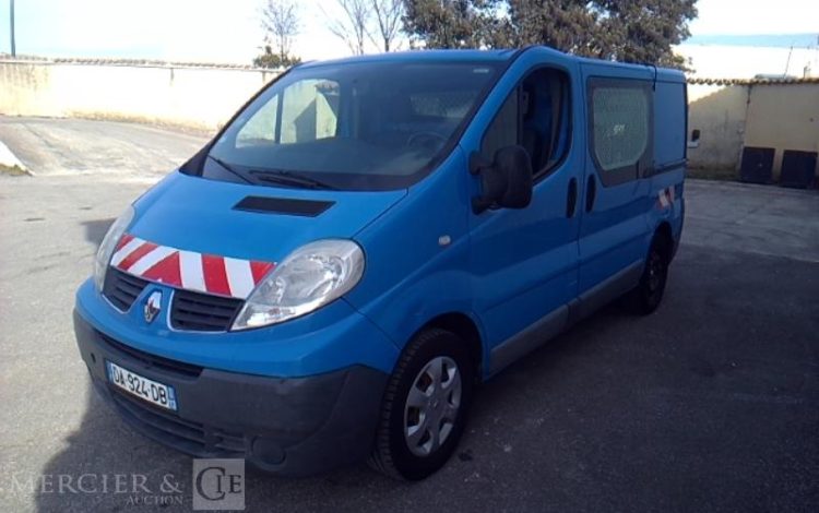 RENAULT TRAFIC DCI BLEU DA-924-DB