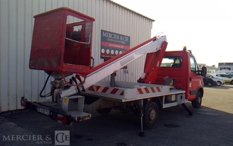 IVECO 35S11 NACELLE SUR VL MULTITEL 160 ALU/DS 16M 4939H ROUGE DC-459-YY