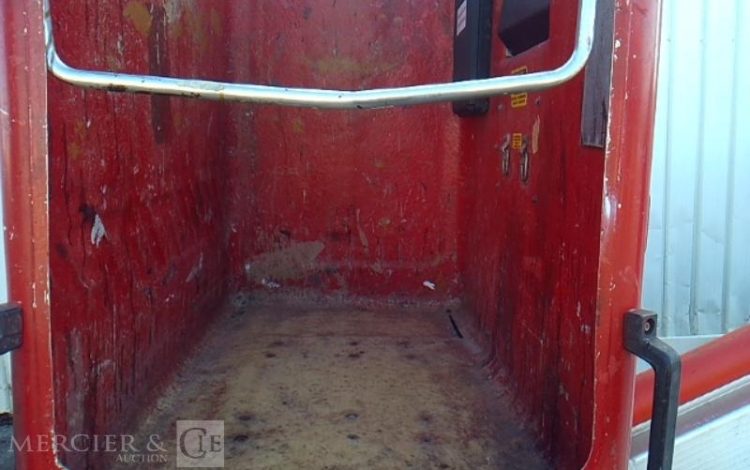 IVECO 35S11 NACELLE SUR VL MULTITEL 160 ALU/DS 16M 4939H ROUGE DC-459-YY