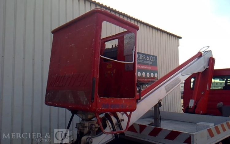 IVECO 35S11 NACELLE SUR VL MULTITEL 160 ALU/DS 16M 4939H ROUGE DC-459-YY