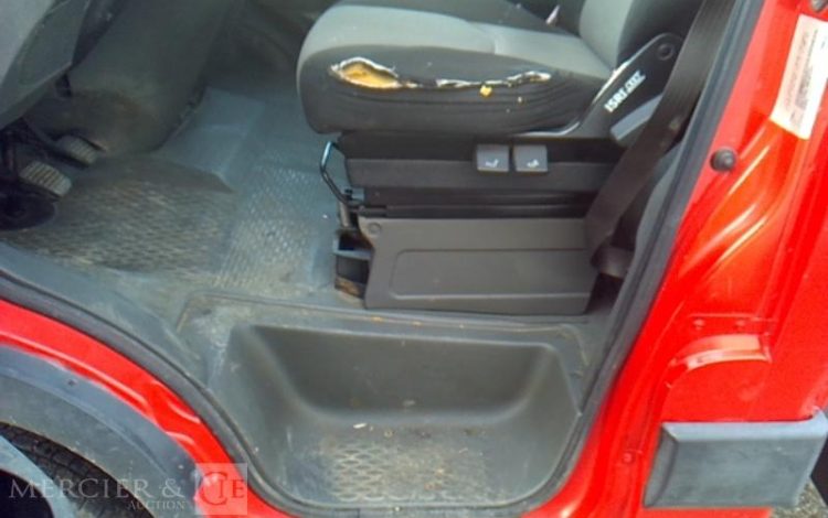 IVECO 35S11 NACELLE SUR VL MULTITEL 160 ALU/DS 16M 4939H ROUGE DC-459-YY