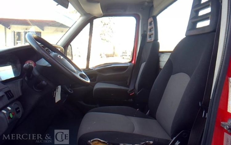 IVECO 35S11 NACELLE SUR VL MULTITEL 160 ALU/DS 16M 4939H ROUGE DC-459-YY