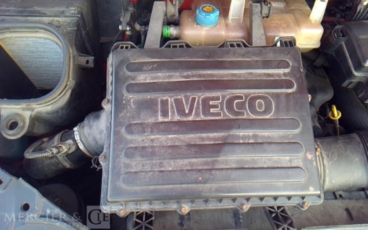 IVECO 35S11 NACELLE SUR VL MULTITEL 160 ALU/DS 16M 4939H ROUGE DC-459-YY