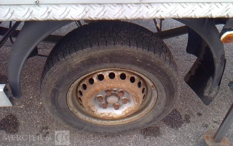 IVECO 35S11 NACELLE SUR VL MULTITEL 160 ALU/DS 16M 4939H ROUGE DC-459-YY