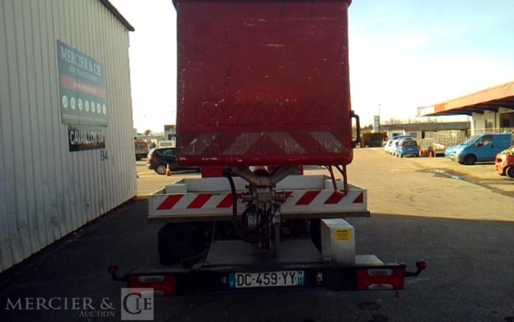 IVECO 35S11 NACELLE SUR VL MULTITEL 160 ALU/DS 16M 4939H ROUGE DC-459-YY