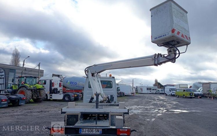 MULTITEL DAILY 35S11 AVEC NACELLE MULTITEL 160ALU 16M – DIESEL – 4074 HEURES – ANNEE 2014 BLANC DJ-606-SN