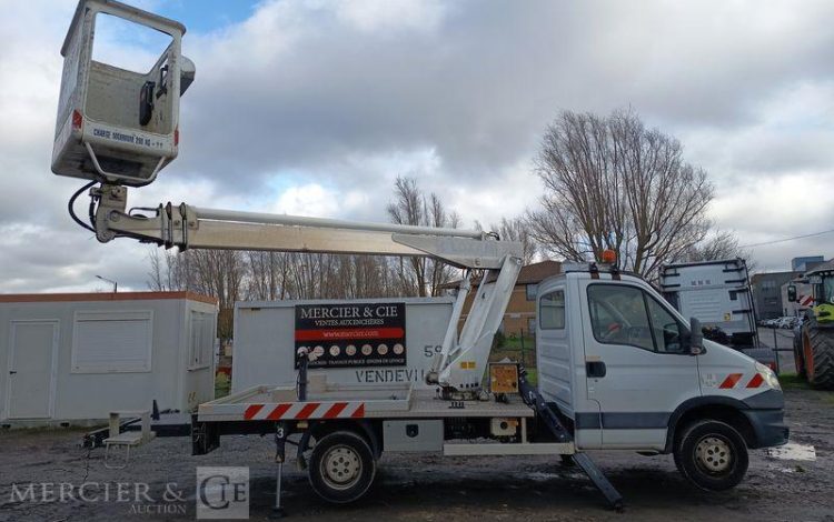 MULTITEL DAILY 35S11 AVEC NACELLE MULTITEL 160ALU 16M – DIESEL – 4074 HEURES – ANNEE 2014 BLANC DJ-606-SN