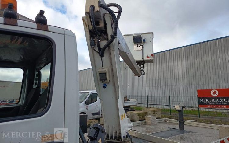 MULTITEL DAILY 35S11 AVEC NACELLE MULTITEL 160ALU 16M – DIESEL – 4074 HEURES – ANNEE 2014 BLANC DJ-606-SN