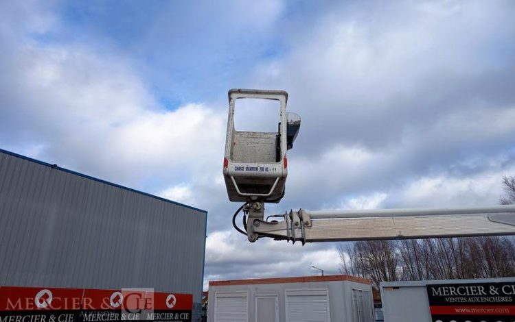 MULTITEL DAILY 35S11 AVEC NACELLE MULTITEL 160ALU 16M – DIESEL – 4074 HEURES – ANNEE 2014 BLANC DJ-606-SN