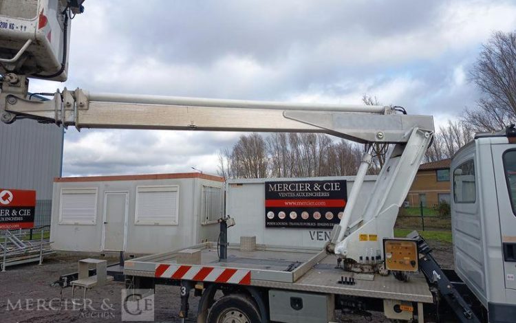 MULTITEL DAILY 35S11 AVEC NACELLE MULTITEL 160ALU 16M – DIESEL – 4074 HEURES – ANNEE 2014 BLANC DJ-606-SN