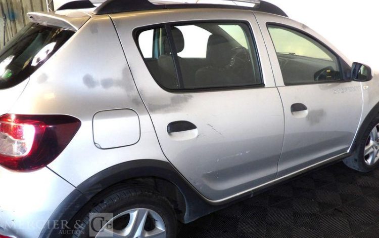 DACIA SANDERO STEPWAY 1.5 DCI 90 PRESTIGE GRIS DP-823-ZE