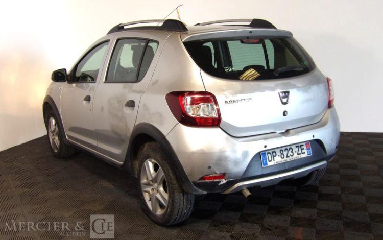DACIA SANDERO STEPWAY 1.5 DCI 90 PRESTIGE GRIS DP-823-ZE