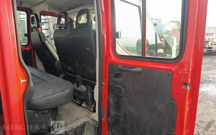 IVECO 35C13 BENNE DOUBLE CABINE – DIESEL – 132952 KMS – ANNEE 2015 ROUGE DQ-605-KR